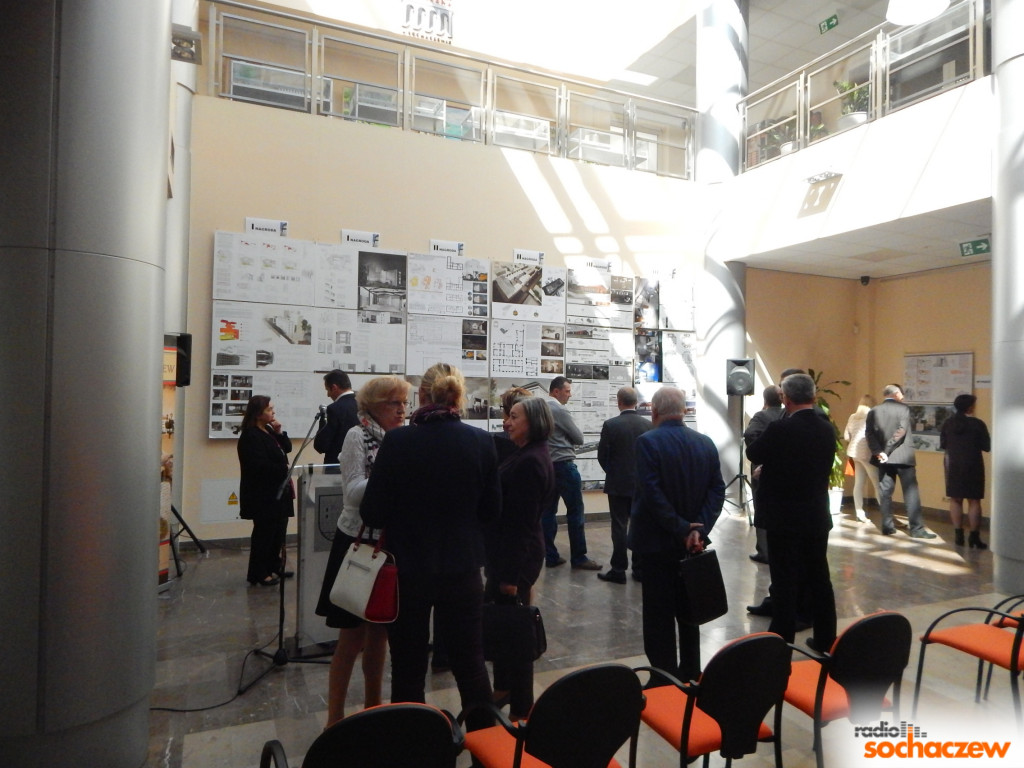 Po otwarciu wystawy ?Rewaloryzacja zabudowy Sochaczewa?