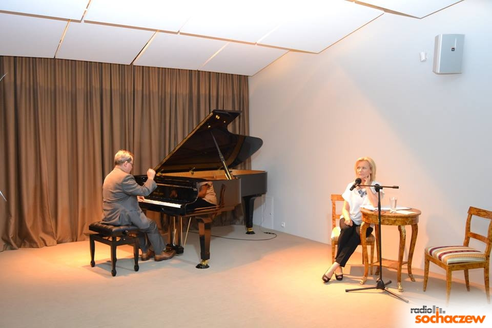 Muzyka i poezja, a na deser fotografia w Sannikach