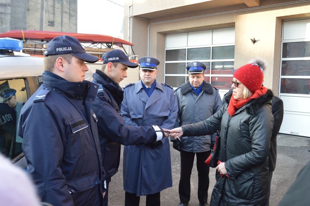 Samochody dla sochaczewskich strażaków i policjantów
