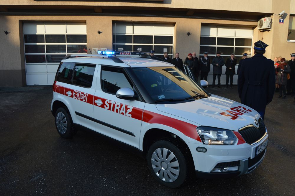Samochody dla sochaczewskich strażaków i policjantów