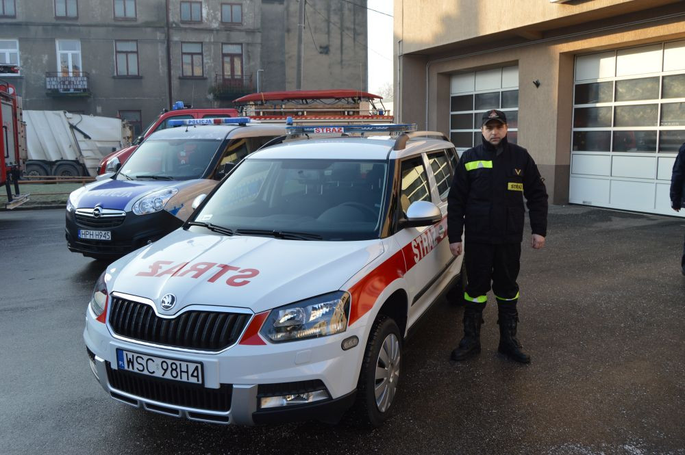 Samochody dla sochaczewskich strażaków i policjantów
