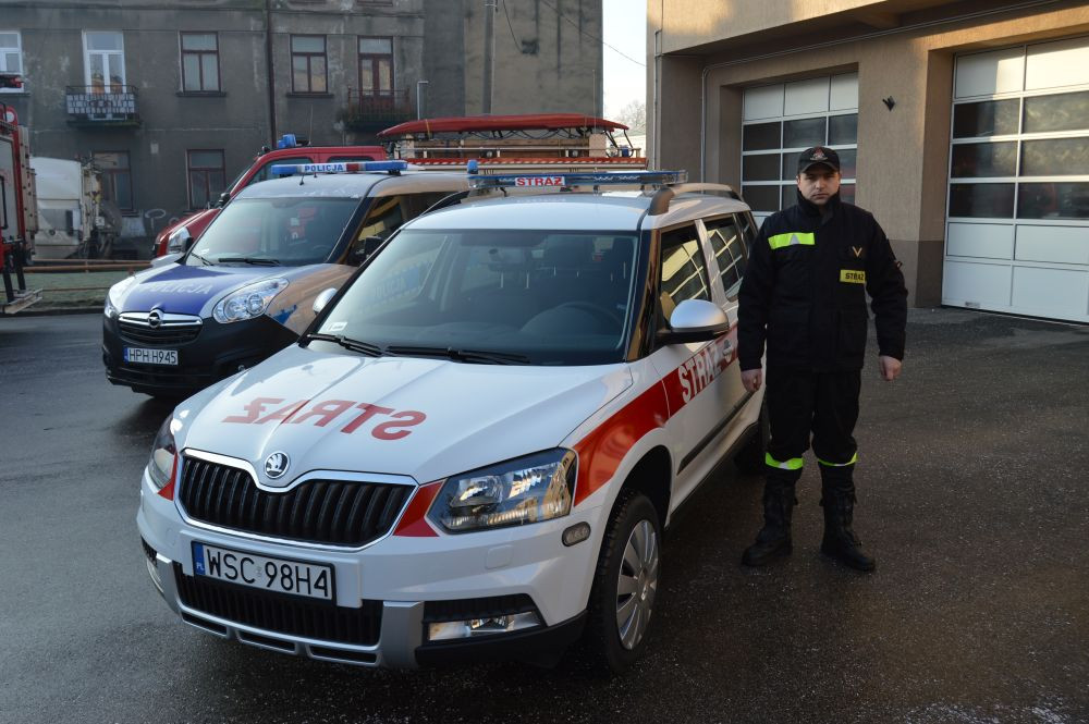 Samochody dla sochaczewskich strażaków i policjantów