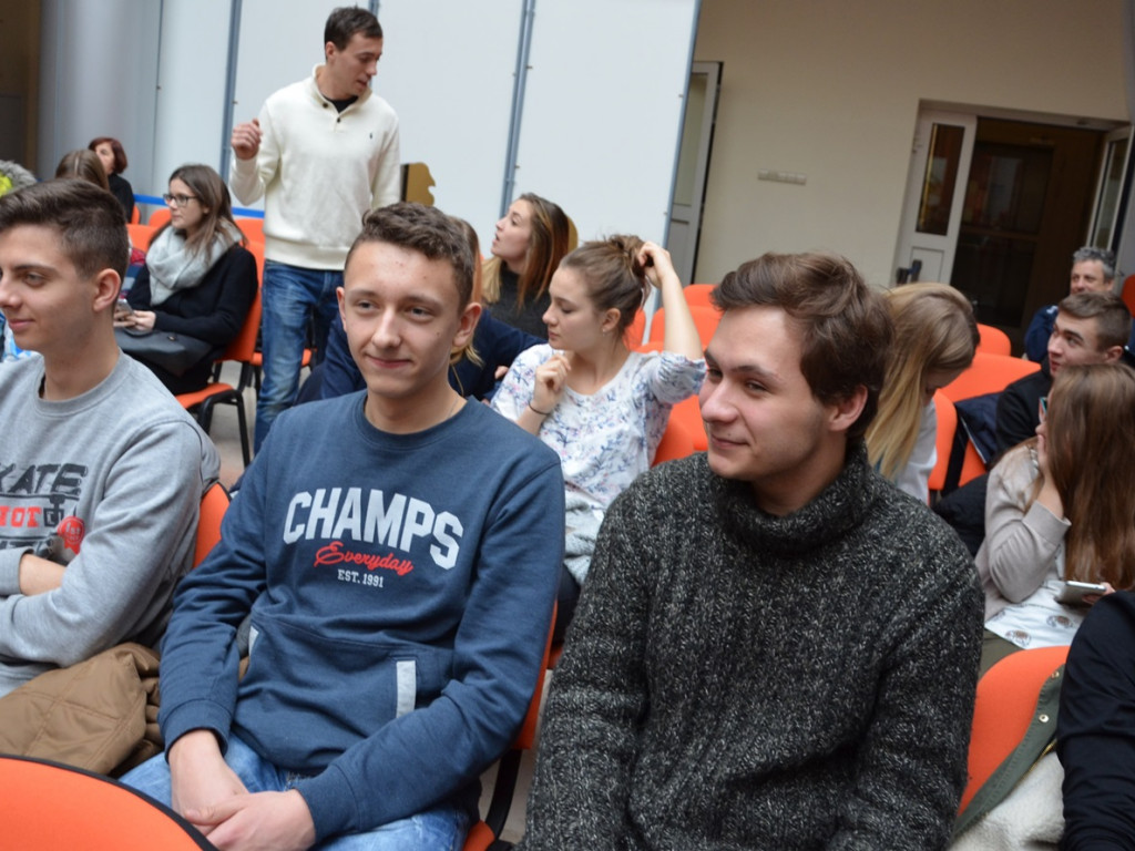 Kultura w niedzielę: Wywiad Grażyny Bolimowskiej Gajdy z podróżnikami: Wojtkiem Malichą i Sebastianem Hennigiem - 16 grudnia 2016 r.