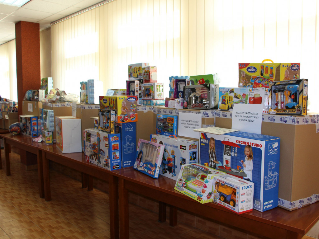 60 ton makulatury i 105 tysięcy puszek zebrali uczniowie z powiatu sochaczewskiego!