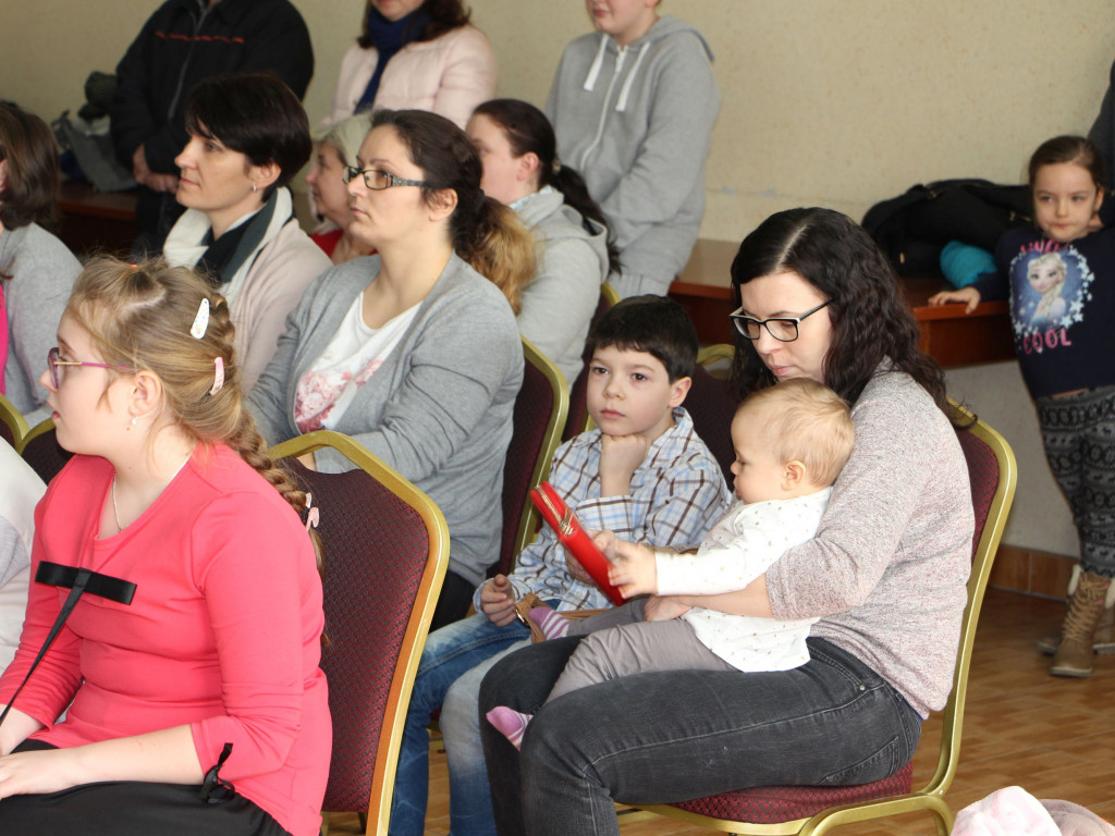 60 ton makulatury i 105 tysięcy puszek zebrali uczniowie z powiatu sochaczewskiego!