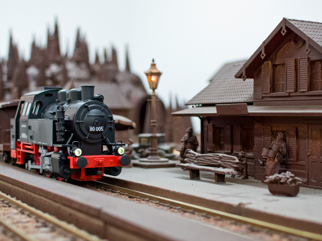 Czekoladowa makieta w sochaczewskim Muzeum Kolei Wąskotorowej - zdjęcia