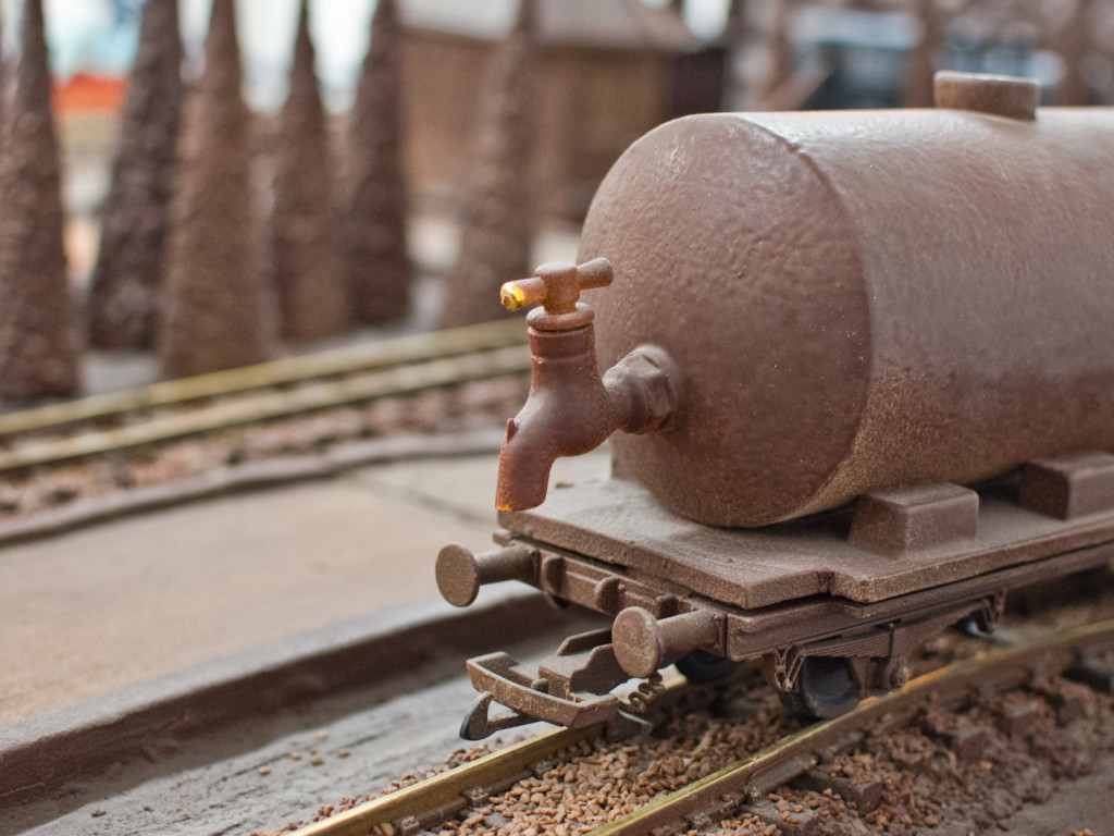 Czekoladowa makieta w sochaczewskim Muzeum Kolei Wąskotorowej - zdjęcia