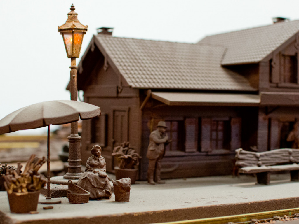 Czekoladowa makieta w sochaczewskim Muzeum Kolei Wąskotorowej - zdjęcia