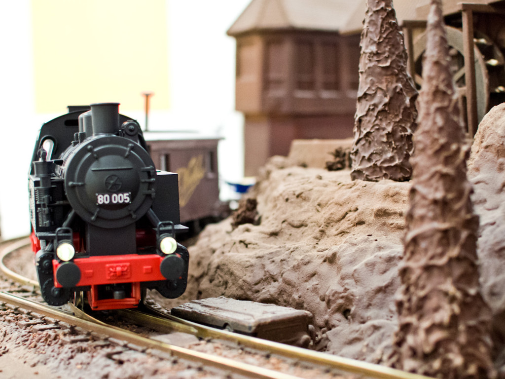 Czekoladowa makieta w sochaczewskim Muzeum Kolei Wąskotorowej - zdjęcia