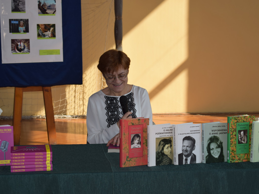 Zaklinanie, zaczytanie - czyli konkurs fotograficzny Biblioteki Pedagogicznej podsumowany