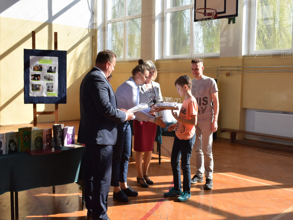 Zaklinanie, zaczytanie - czyli konkurs fotograficzny Biblioteki Pedagogicznej podsumowany