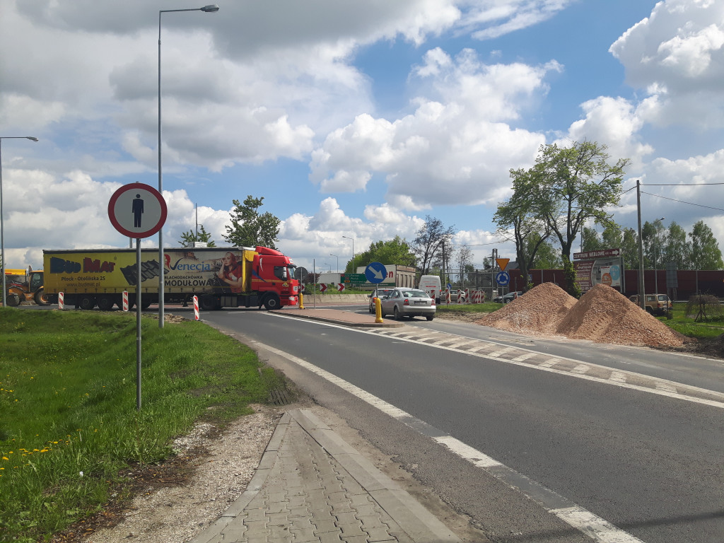 Utrudnienia na rondzie na obwodnicy Sochaczewa