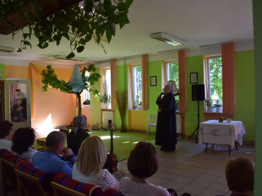 Spotkanie przedszkolaków z seniorami w DDPS