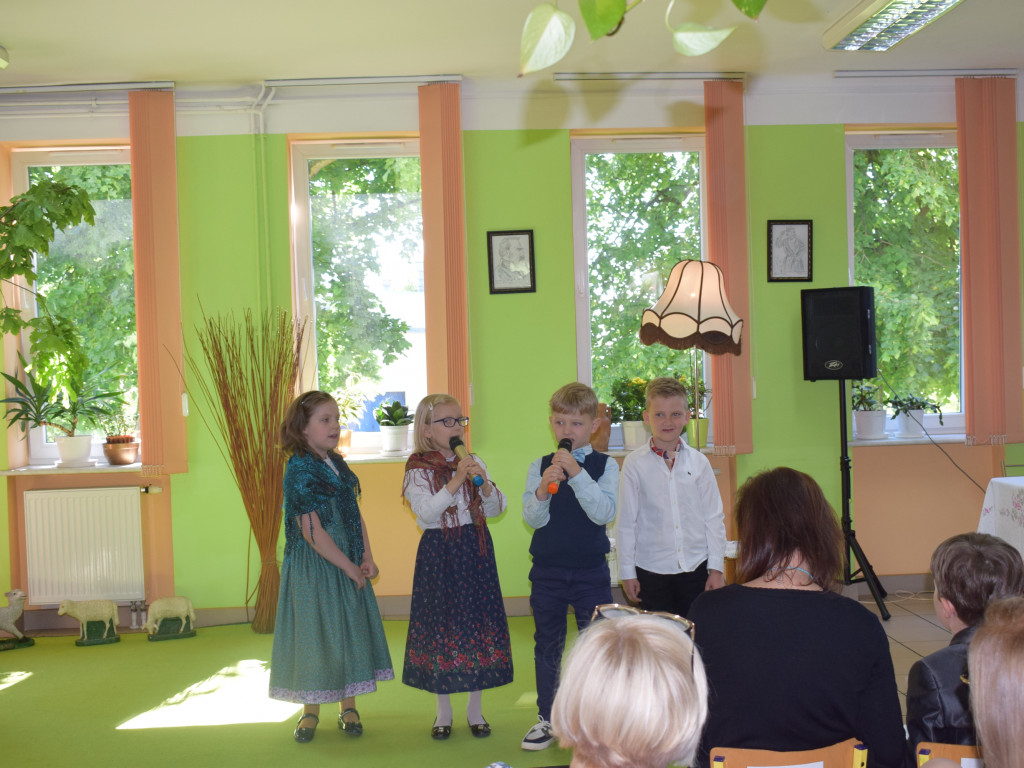 Spotkanie przedszkolaków z seniorami w DDPS