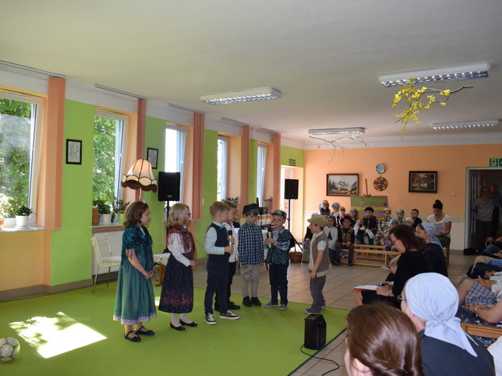 Spotkanie przedszkolaków z seniorami w DDPS