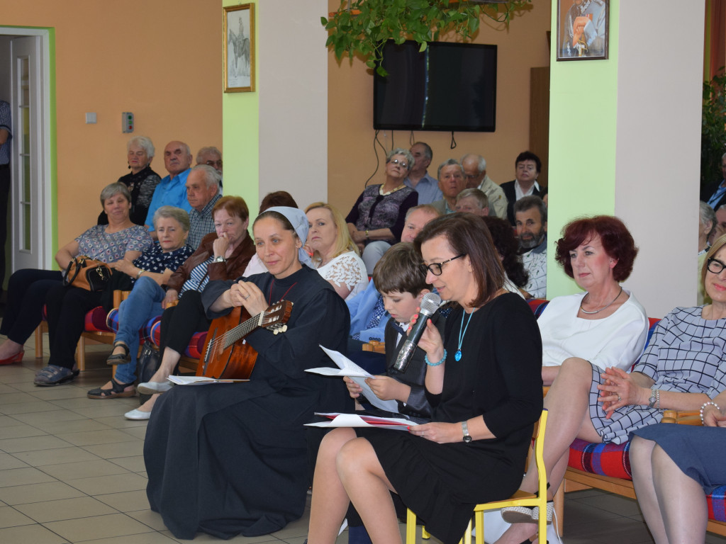 Spotkanie przedszkolaków z seniorami w DDPS