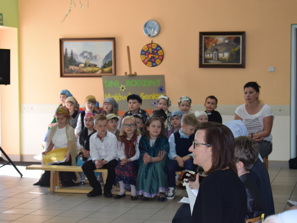 Spotkanie przedszkolaków z seniorami w DDPS