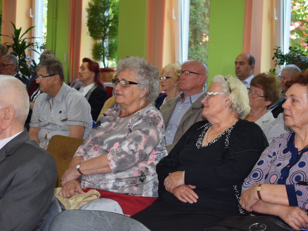 Spotkanie przedszkolaków z seniorami w DDPS