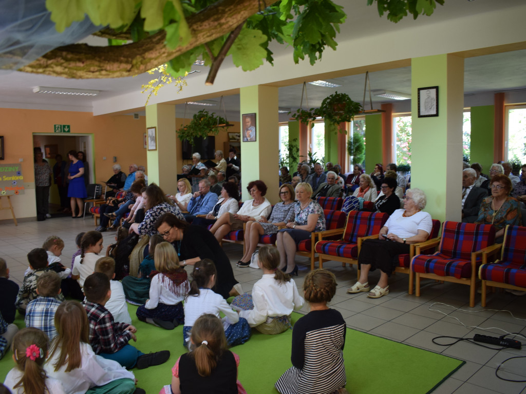Spotkanie przedszkolaków z seniorami w DDPS