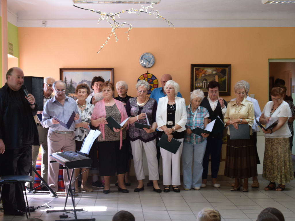 Spotkanie przedszkolaków z seniorami w DDPS