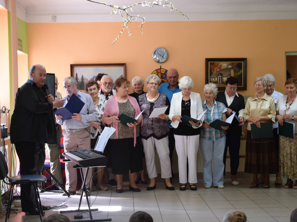 Spotkanie przedszkolaków z seniorami w DDPS