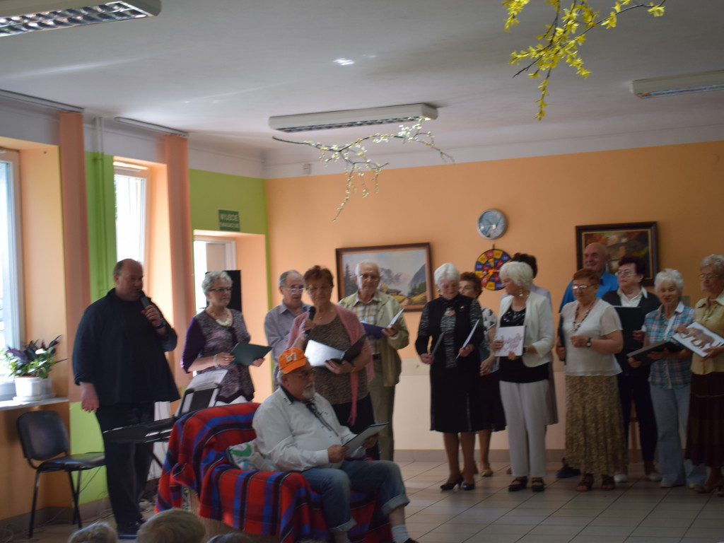 Spotkanie przedszkolaków z seniorami w DDPS