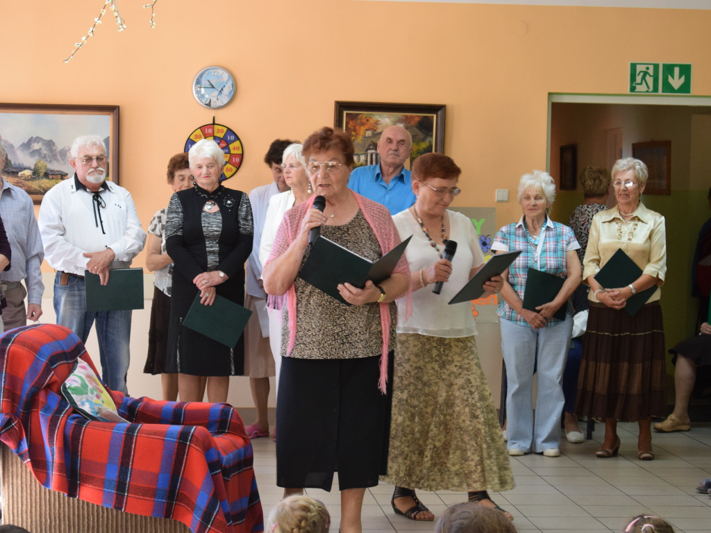 Spotkanie przedszkolaków z seniorami w DDPS