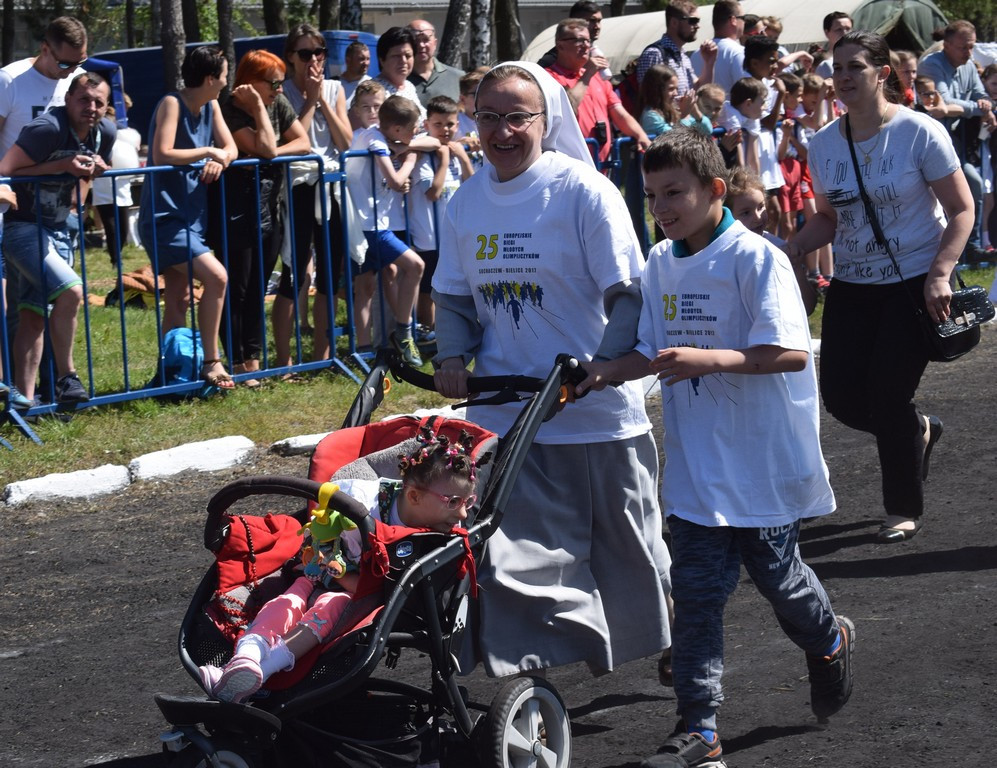 Olimpijskie bieganie w Bielicach [GALERIA ZDJĘĆ]