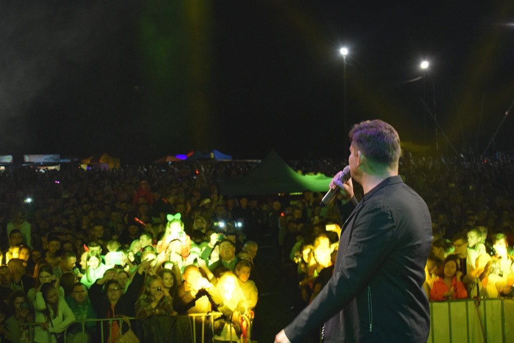 Brochów powitał lato z zespołem Akcent