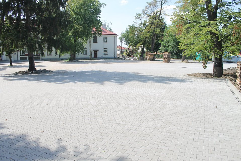 Parking przy miejskiej ?siódemce? prawie gotowy