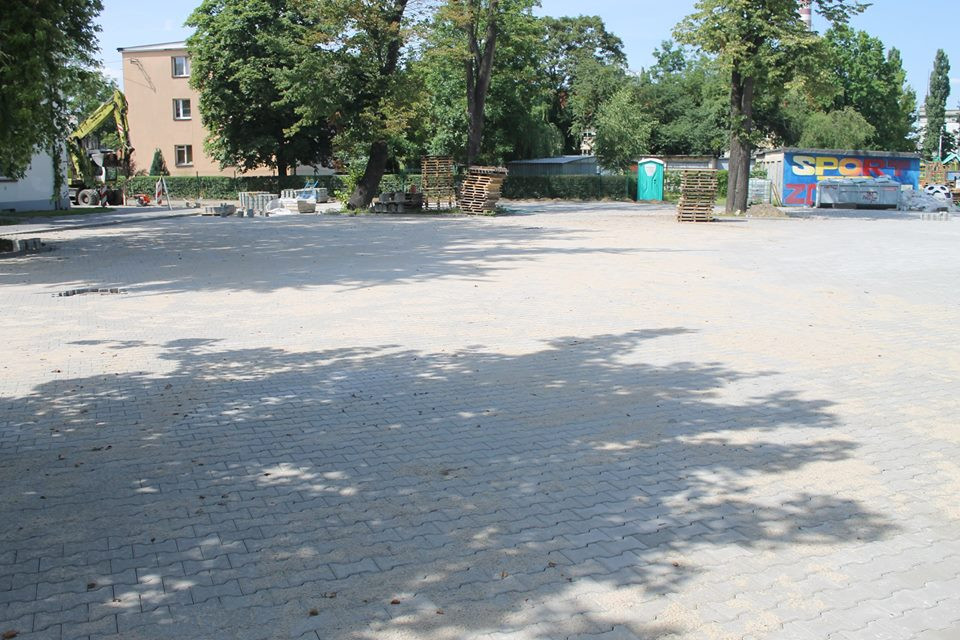 Parking przy miejskiej ?siódemce? prawie gotowy