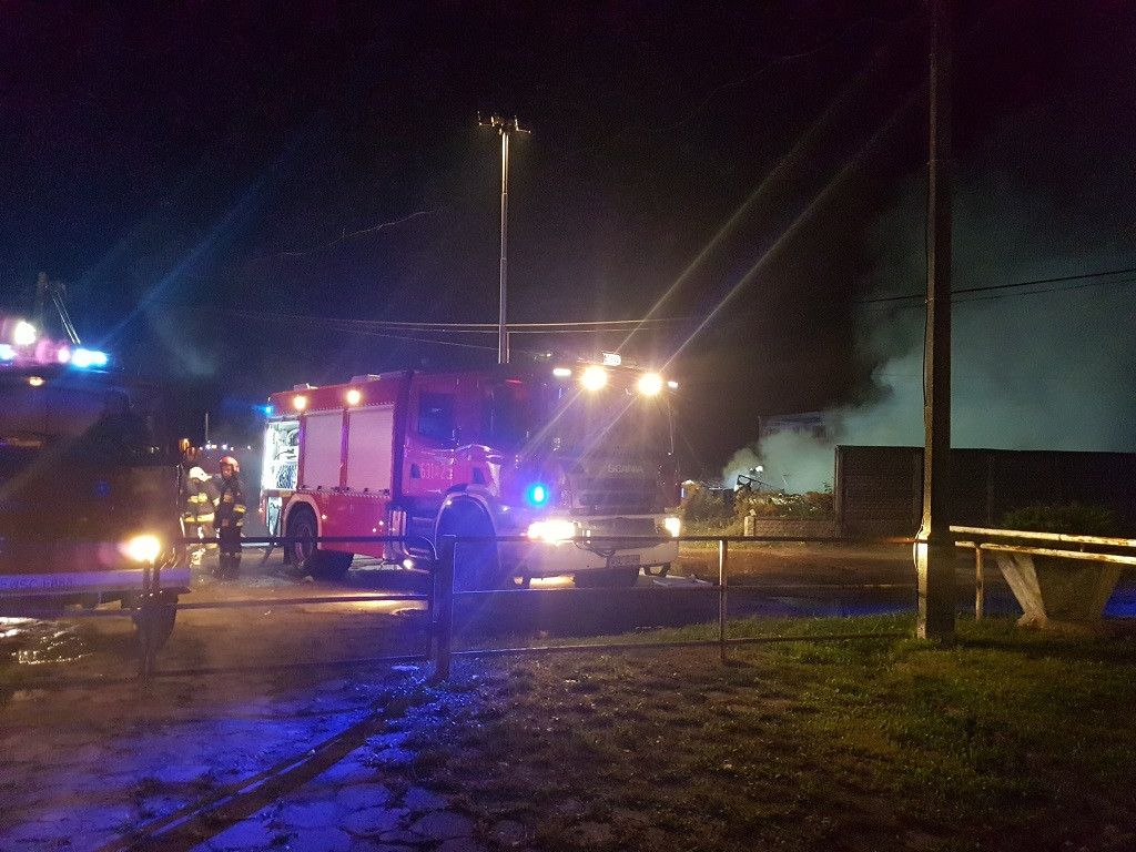 Pożar w zakładach chemicznych w Chodakowie! Trwa akcja gaśnicza!