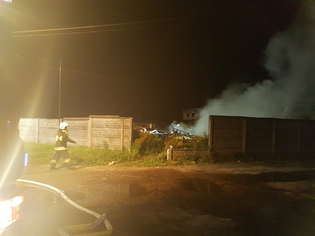 Pożar w zakładach chemicznych w Chodakowie! Trwa akcja gaśnicza!