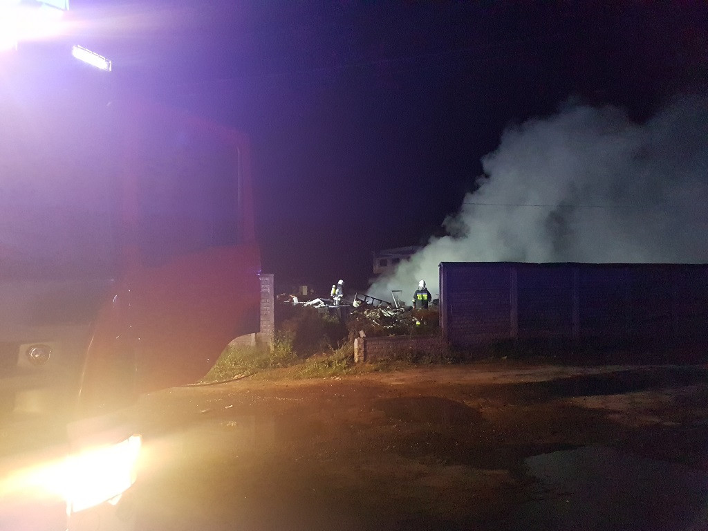 Pożar w zakładach chemicznych w Chodakowie! Trwa akcja gaśnicza!
