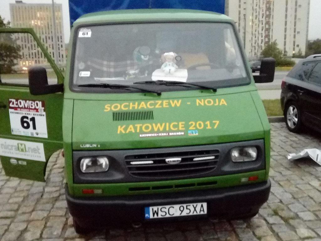 Wszyscy na nich patrzyli! Grzegorz z Sochaczewa przejechał z bratem 20-letnim Lublinem przez Europę. Był cel [ROZMOWA]