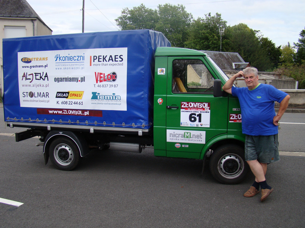 Wszyscy na nich patrzyli! Grzegorz z Sochaczewa przejechał z bratem 20-letnim Lublinem przez Europę. Był cel [ROZMOWA]