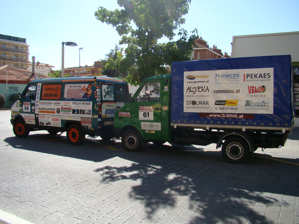 Wszyscy na nich patrzyli! Grzegorz z Sochaczewa przejechał z bratem 20-letnim Lublinem przez Europę. Był cel [ROZMOWA]