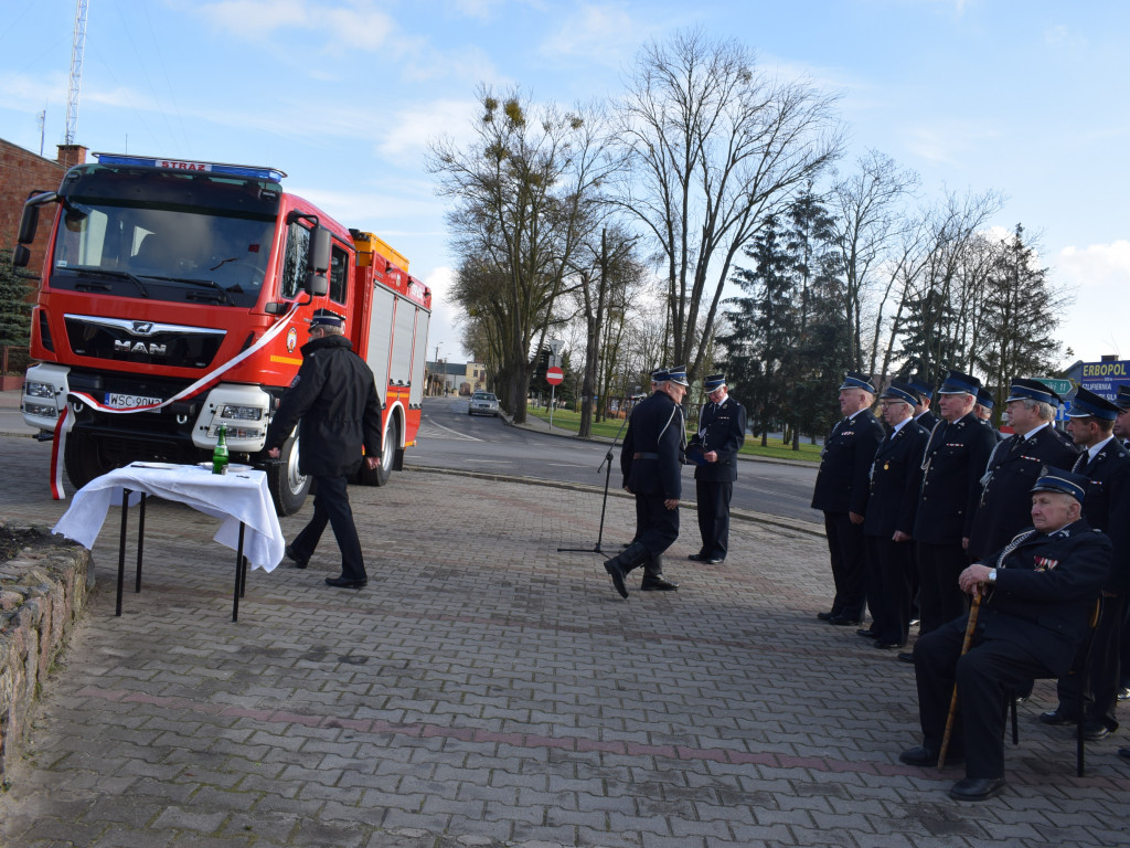 Strażacy z OSP w Iłowie mają nowy wóz bojowy