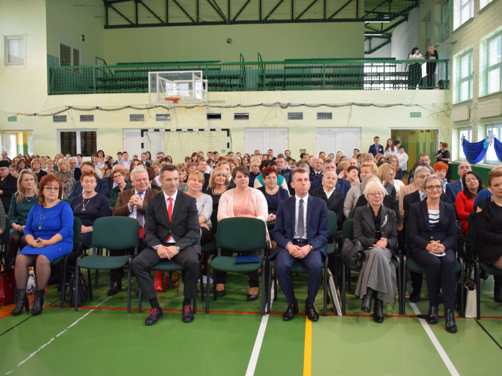 20 lecie nadania patrona szkole podstawowej w Rybnie
