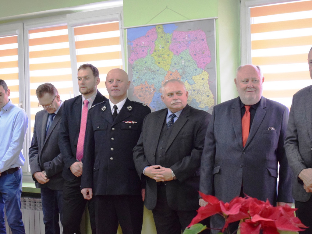 Bohaterski strażak otrzymał podziękowanie za uratowanie życia dziecka
