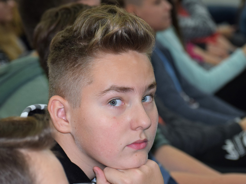 Sędzia piłkarski Szymon Marciniak odwiedził SP nr 7