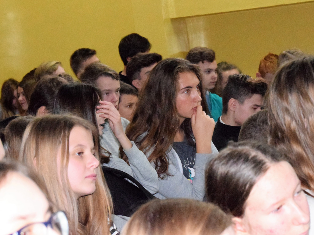 Sędzia piłkarski Szymon Marciniak odwiedził SP nr 7