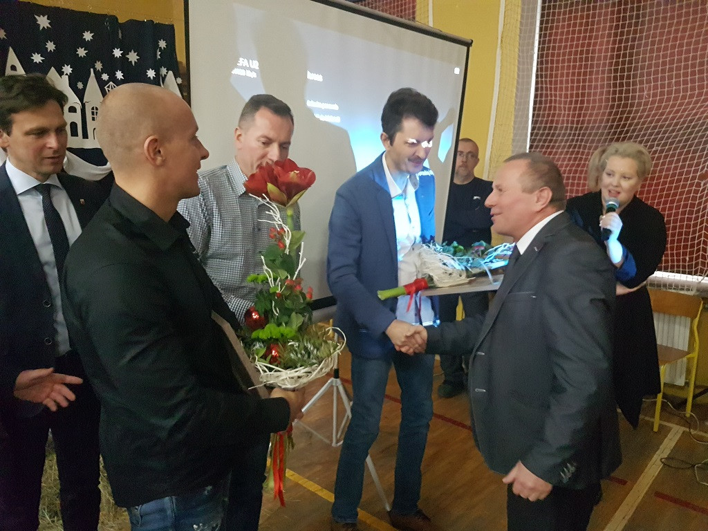 Sędzia piłkarski Szymon Marciniak odwiedził SP nr 7