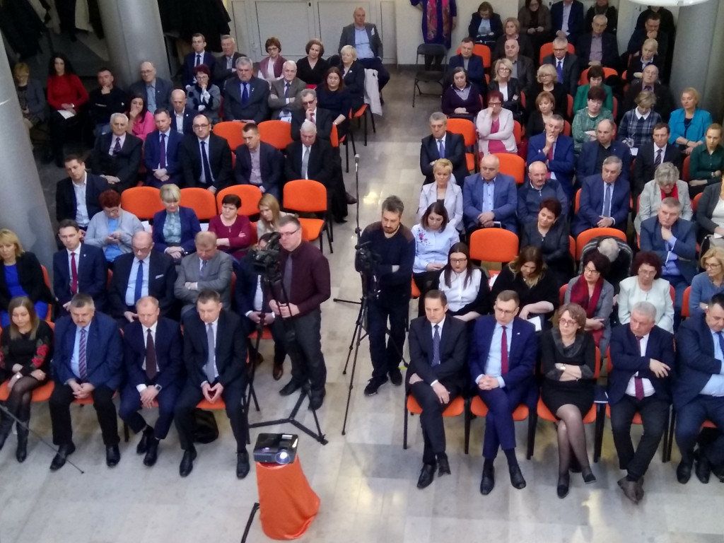 Jest porozumienie trzech samorządów w sprawie budowy nowego mostu na Bzurze.