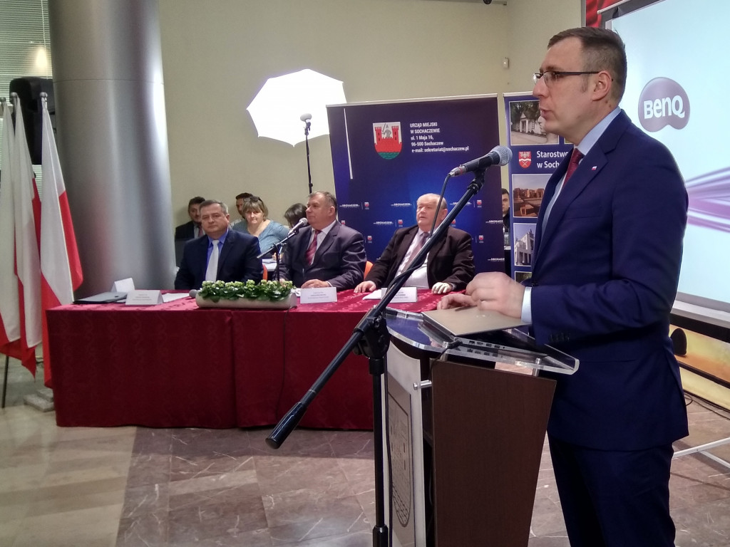 Jest porozumienie trzech samorządów w sprawie budowy nowego mostu na Bzurze.