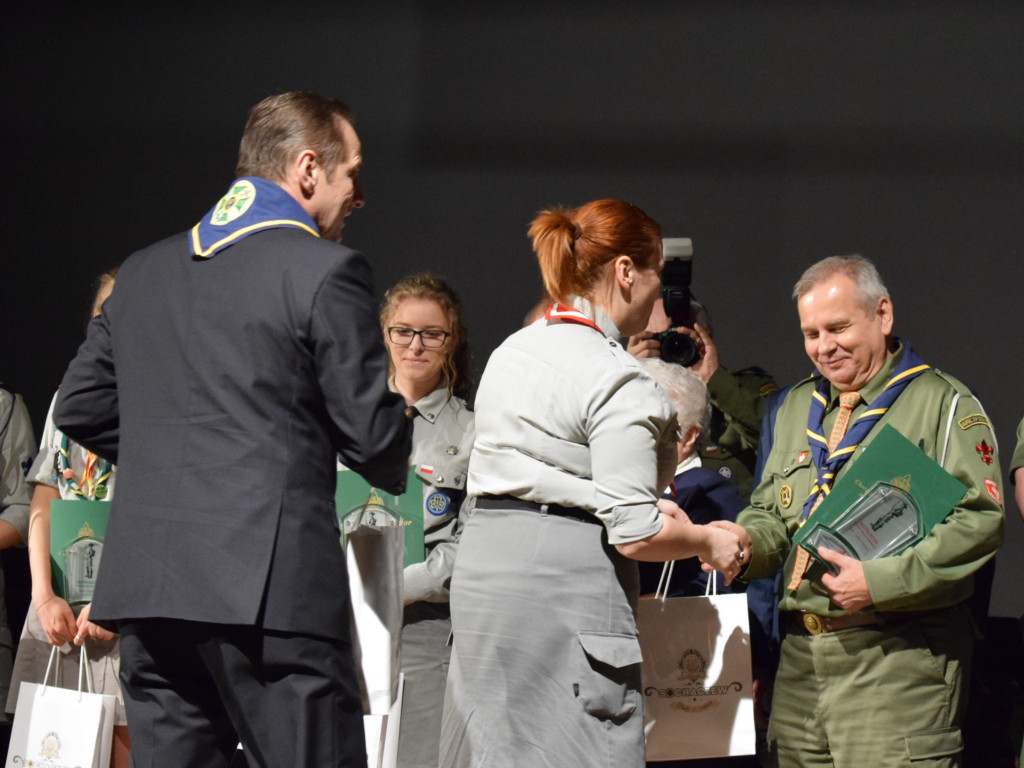 Laska skautowa dla burmistrza i instruktorzy godni naśladowania w Sochaczewie