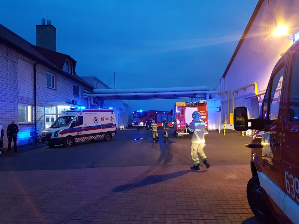 Wypadek w zakładach w Elżbietowie: głowa pracownika zakleszczona w maszynie