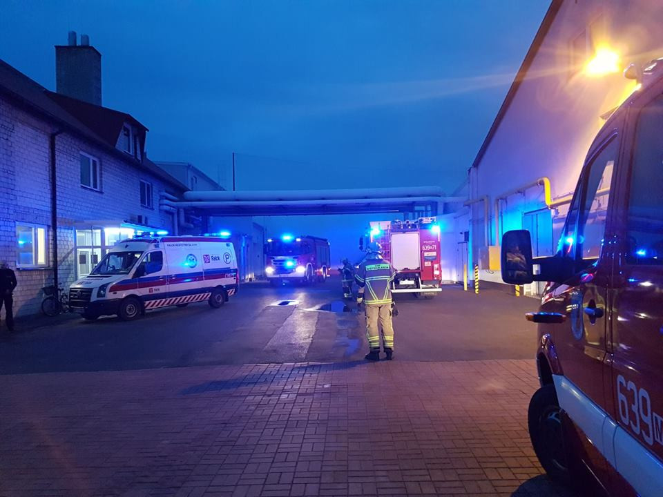 Wypadek w zakładach w Elżbietowie: głowa pracownika zakleszczona w maszynie