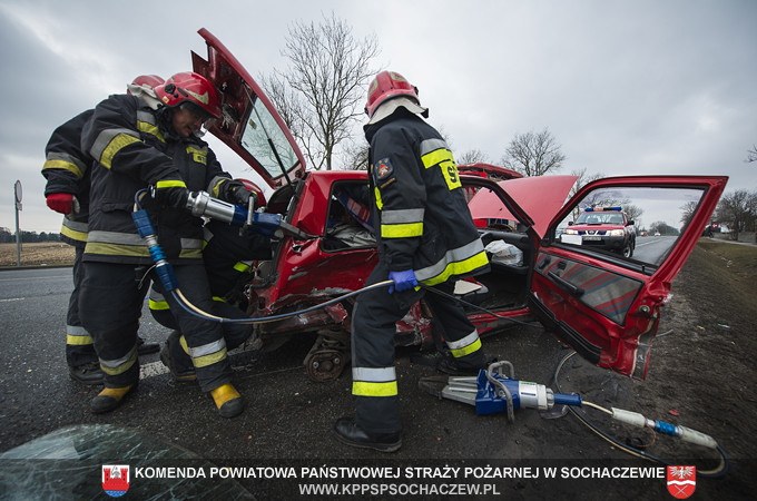 Wypadek drogowy Sochaczew-Wieś: relacja i zdjęcia straży pożarnej