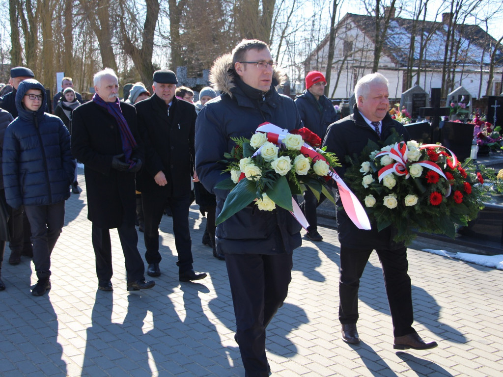 W hołdzie Władysławowi Ślewińskiemu w Mikołajewie